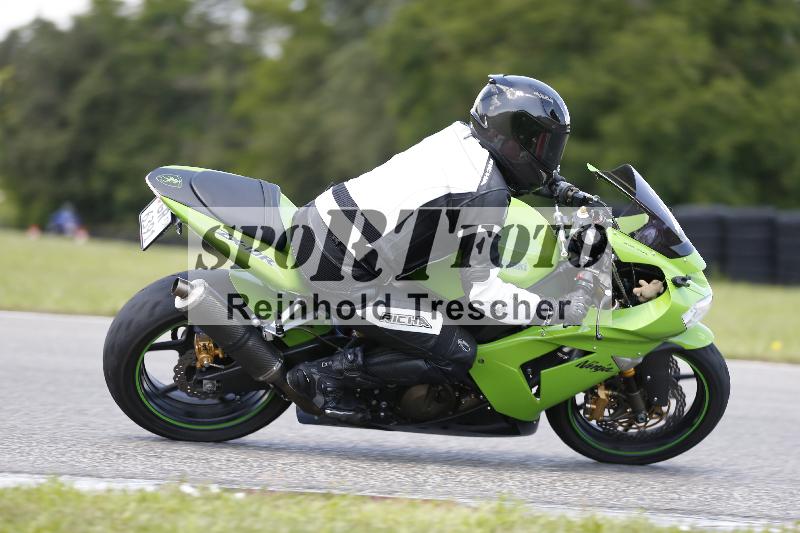 /Archiv-2024/29 12.06.2024 MOTO.CH Track Day ADR/Gruppe blau/4